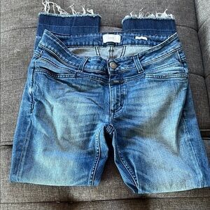 CLOSED "Starlet" straight legs raw hem ankle jeans.  Size 29